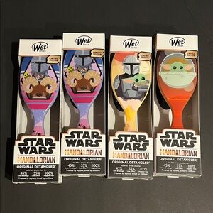 Star Wars Mandalorian Wet Detangler Brushes (selling 4 new brushes in set)